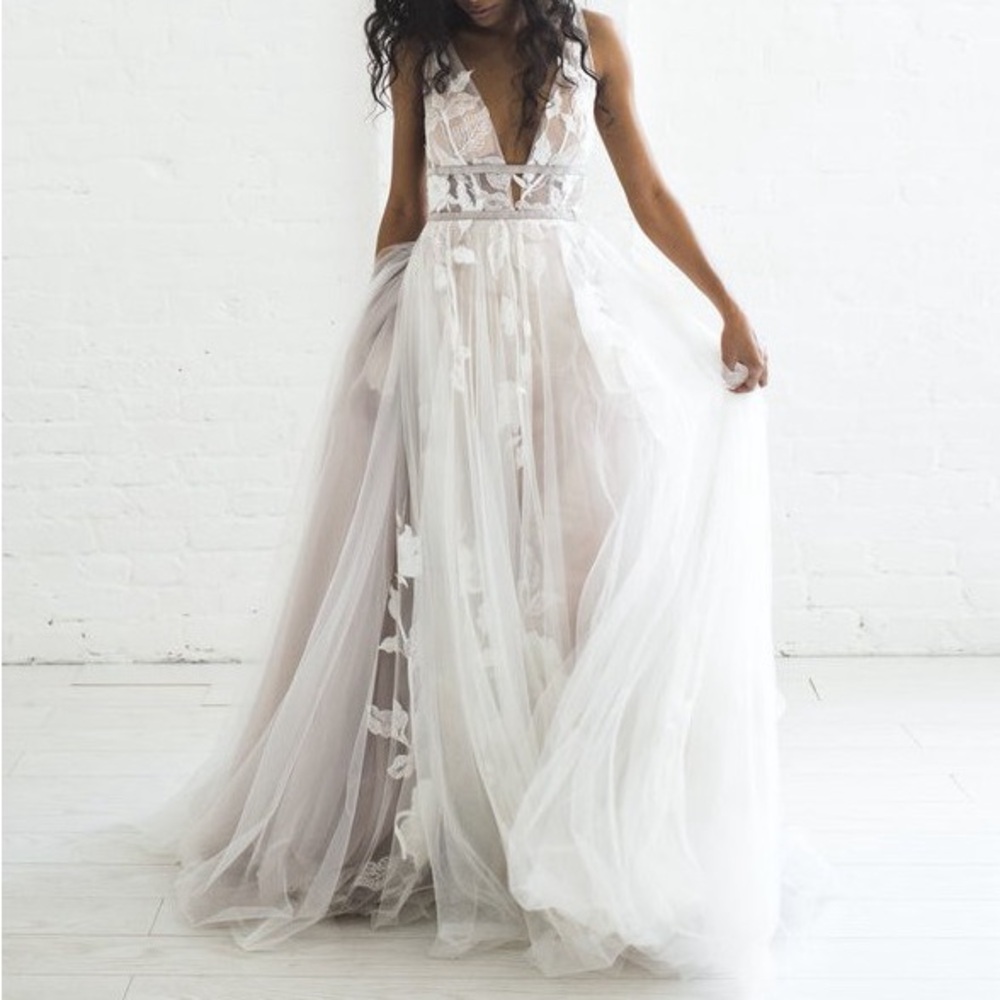 NWT Willowby by Watters Galatea